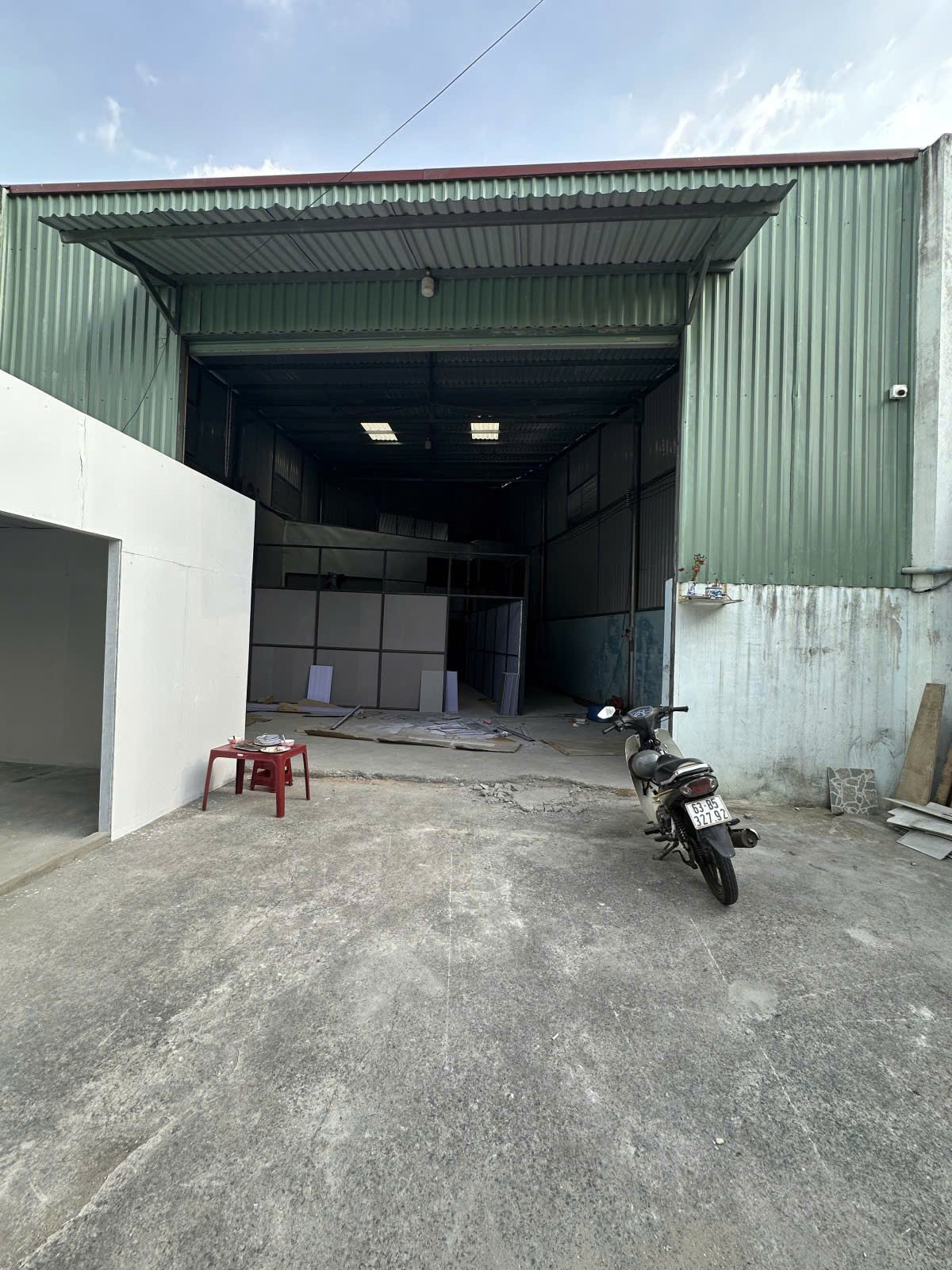 BÁN  NHÀ XƯỞNG  TÂN THỚI NHÌ  - DÒNG TIỀN - ĐƯỜNG CONTAINER - 1 CĂN RA MẶT TIỀN QL22 - 175M2 - - Ảnh 3
